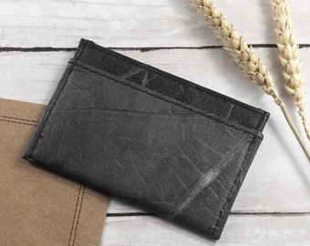 Cardholder in Leaf Leather - Pebble Black