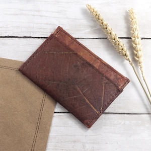 Cardholder in Leaf Leather - Chestnut Brown