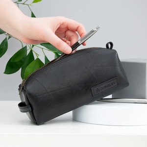 Ik was een vrachtwagenband! Grote rubberen etui geüpcycled vrachtwagenband, veganistisch, kindercadeau, duurzaam, milieuvriendelijk, terug naar school, kantoor