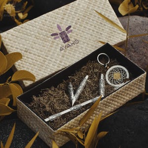 Silver kuripe - Ethnically patterned kuripe • Shamanic tools • Ceremonial rapéh • Tepi and kuripe • Hapeh self applicator • Healing herbs