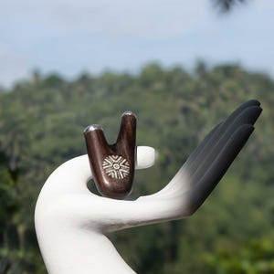 Kuripe Pipe with Silver Ornamentation – Portable and Hygienic Self-Applicator for Shamanic Rituals Handcrafted Rosewood