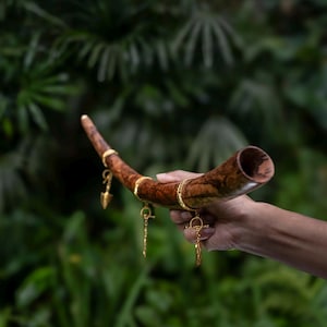 Pipa Tepi in radice di mango: applicatore balinese Hapé con oro 22k