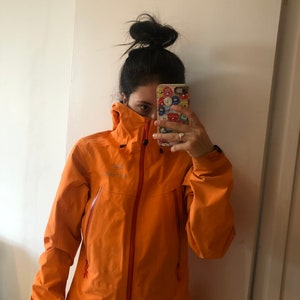 Arc’teryx Womens Gore Tex Jacket MEDIUM