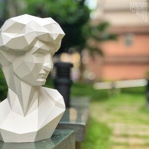 Sculpture en papier de David, créations artisanales, DIY, Low poly, Sculpture, PDF Papercraft, Statue d'art, Sculpture d'art, David, Statue low poly
