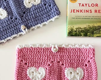 crochet heart book sleeve