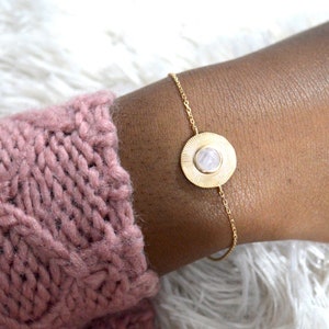 Damen Armband Rose Quarz Runde Medaille gemeißelt vergoldet 750/1000 garantiert ohne Nickel hypoallergische Feinkette
