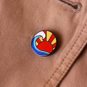 Cute enamel pins | Sunset in ocean | Sunrise in ocean | Sea enamel pin | Ocean enamel | California  | Pin&#39;s surf | Wave Pin