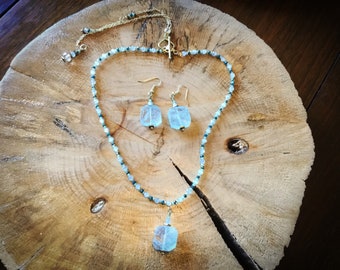 Collar con cuentas Aqua Chalcedony