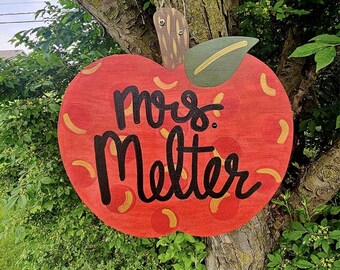 Apple Door Hanger - Teacher Door Hanger - Customizable