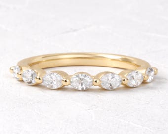 Delicada alianza de diamantes de laboratorio, anillo de bodas patchwork, anillos apilables a juego de oro de 18 quilates, anillo de media eternidad, regalos personalizados para ella
