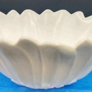 Indiana Glass Milk Glass Lily Pons Sunflower Serving Bowl - Vintage 7&quot; Diameter