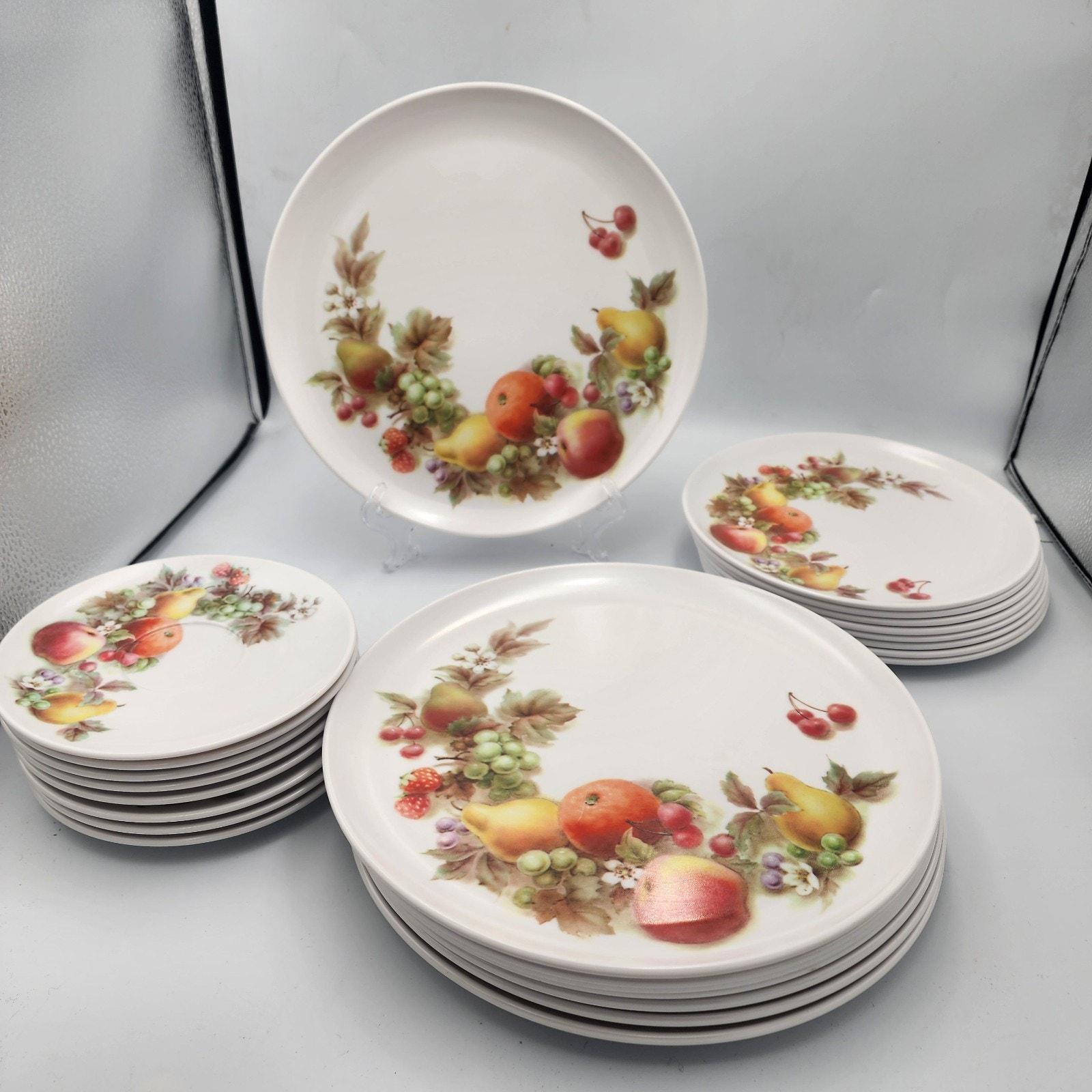 Beau service de table Limoges fleuri et bord doré pour 12