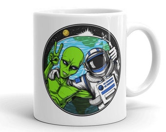 Taza de extraterrestre, taza de astronauta, taza de extraterrestres, tazas de ciencia ficción, taza de extraterrestre, taza de café de extraterrestre, regalos para amantes de los extraterrestres, tazas de extraterrestres