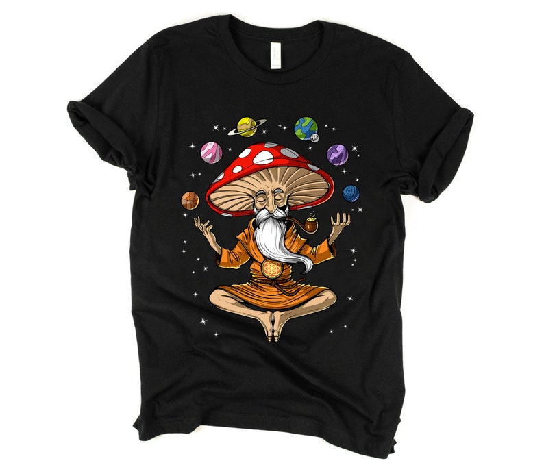 Hippie Mushroom Buddha Shirt - Psychedelic Magic Mushroom Amanita Muscaria Tee - Yoga Spiritual Meditation Clothes - Festival Clothing 