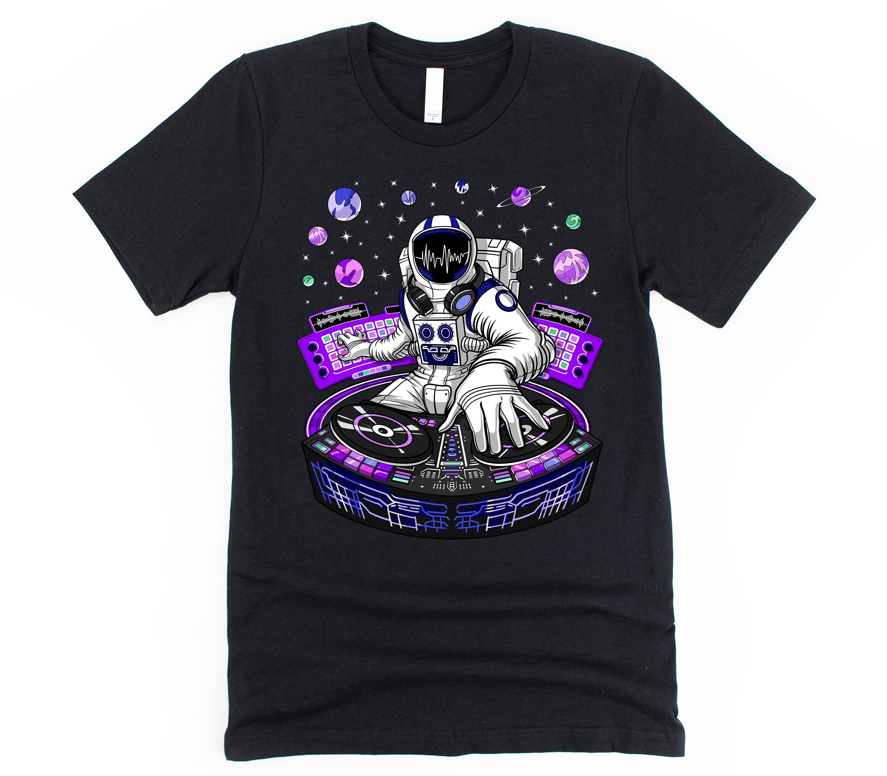 Discover Astronaut Techno DJ Psychedelische Hausmusik Shirt - EDM Musik Festival