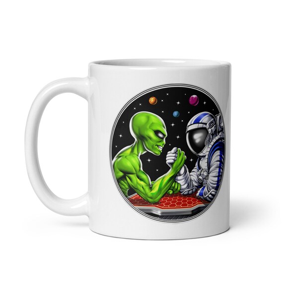 Alien Astronaut Arm Wrestling Mug, Space Alien Mug, Arm Wrestling Mug, Extraterrestrials Mug, Alien Coffee Cup, Arm Wrestling Lover Gifts
