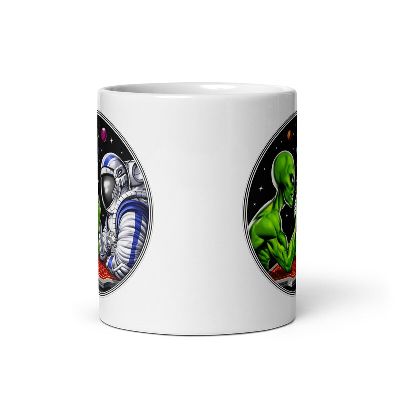 Alien Astronaut Arm Wrestling Mug, Space Alien Mug, Arm Wrestling Mug, Extraterrestrials Mug, Alien Coffee Cup, Arm Wrestling Lover Gifts image 3