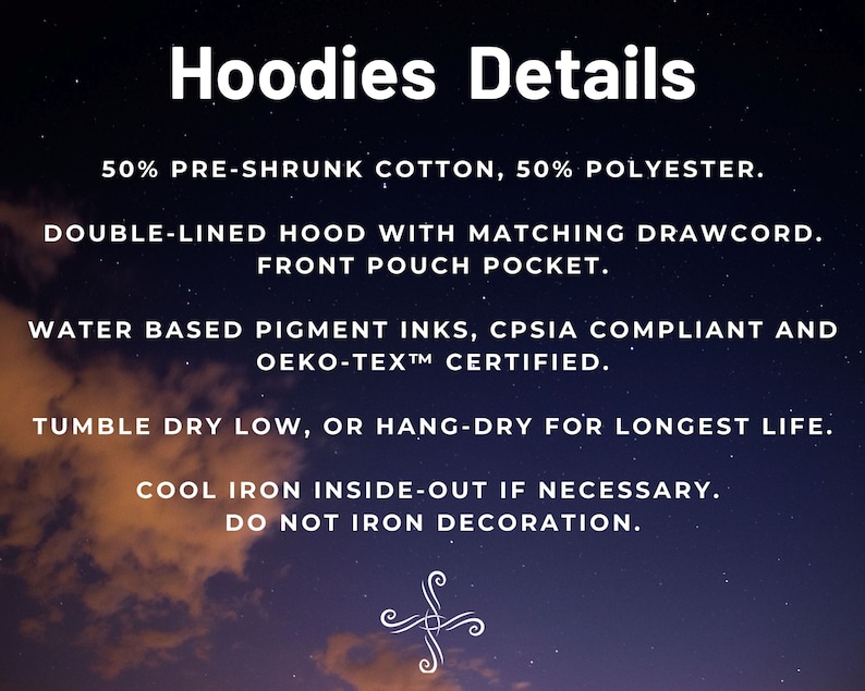 K&ouml;nnte beinhalten: Hoodie-Details: 50 % vorgewaschene Baumwolle, 50 % Polyester. Doppellagige Kapuze mit passendem Kordelzug. Vordere K&auml;ngurutasche. Wasserbasierte Pigmenttinten, CPSIA-konform und OEKO-TEX&trade;-zertifiziert. Trocknen im W&auml;schetrockner bei niedriger Temperatur oder zum Trocknen aufh&auml;ngen, um die Lebensdauer zu verl&auml;ngern. Bei Bedarf auf der Innenseite mit kaltem B&uuml;geleisen b&uuml;geln. Dekoration nicht b&uuml;geln.