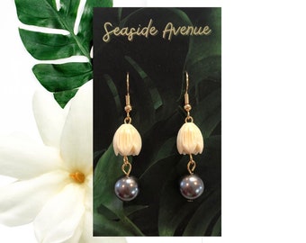 Pikake and Black Pearl / Jasmine Flower and Tahitian Shell Pearl Earrings and Matching Necklace