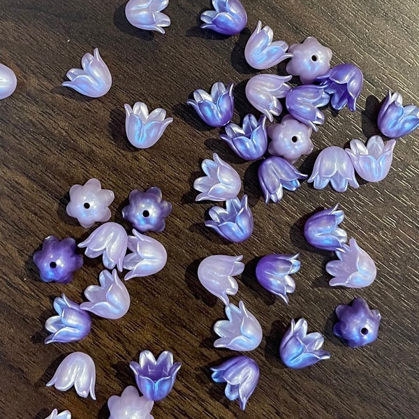 Purple Pakalana Flowers Loose Beads / DIY 40 pcs Variety Purple Pakalana Flowers Island Style Acrylic Resin Bulk beads, 9mm x 11mm