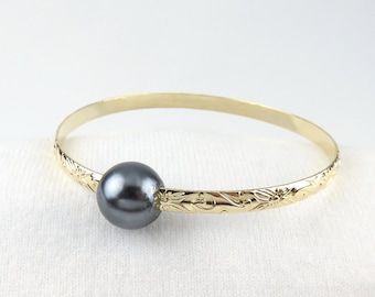 5mm Hawaiian Hamilton Gold Heirloom Bangle with Black Tahitian Shell Pearl