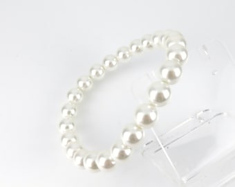 White Pearl Stretch Beaded Bracelet / Mother of Pearl