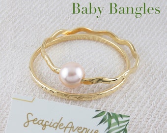 Stackable Set of 2 Wavy Baby Bangles, Pink Pearl / 3mm Hammer-Cut Gauge Wire, Baby Bracelet, Baby Girl