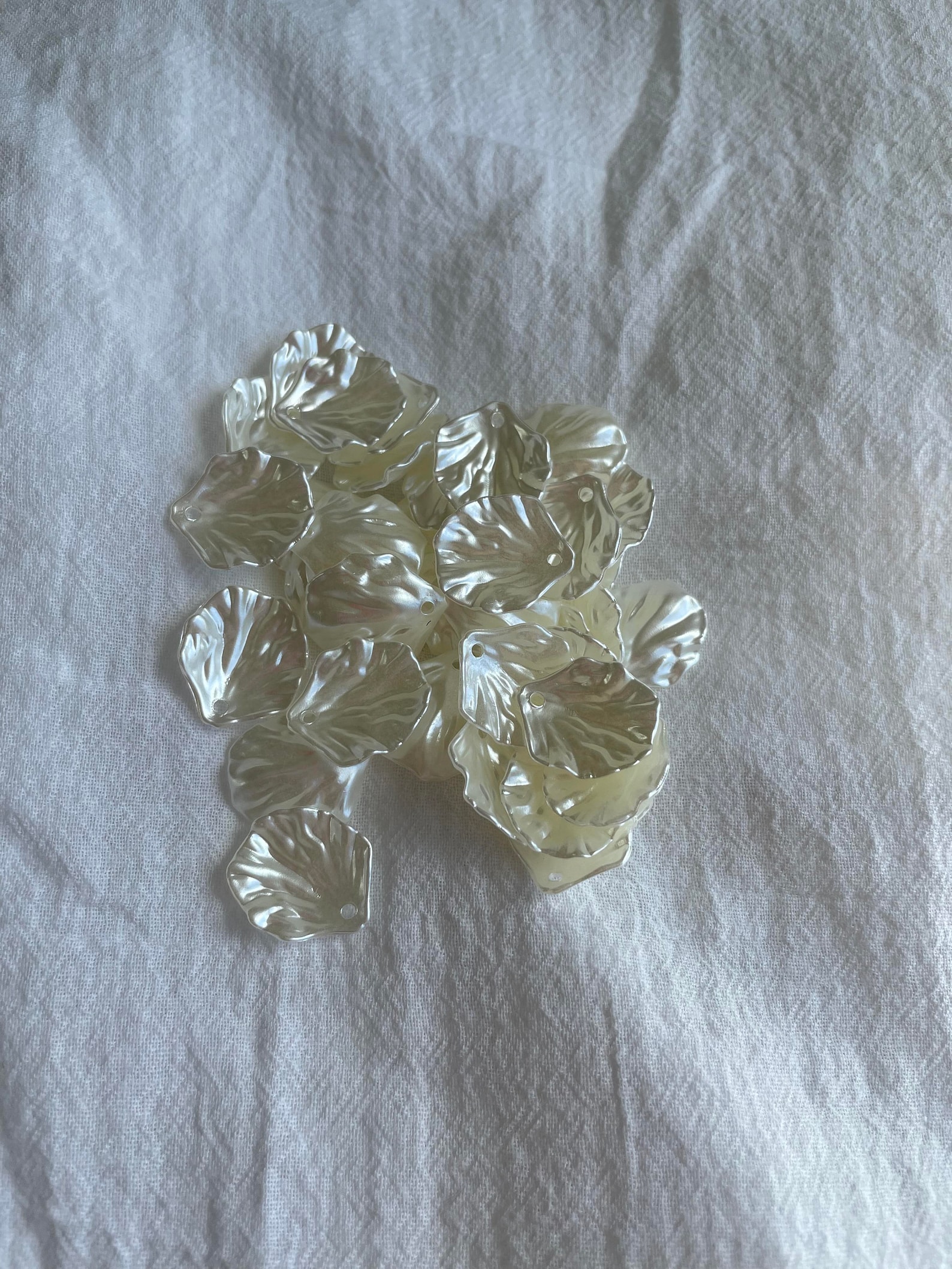 White Mother of Pearl Capiz Shell, 20 Pieces, Flat Leaf Mock Mother of ...