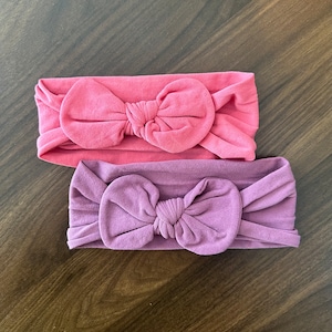 Weiche Baby-Stirnbänder, lila, rosa, Kopfband, große Schleife, Baby-Haarschleifen, Säuglingsstirnband, Turban-Kopf-Verpackung