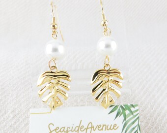 Gold Monstera Leaf and Akoya White Pearl Earrings / Shell Pearl Dangling Earrings, Plant Mom, Plant lover, Indoor Plants