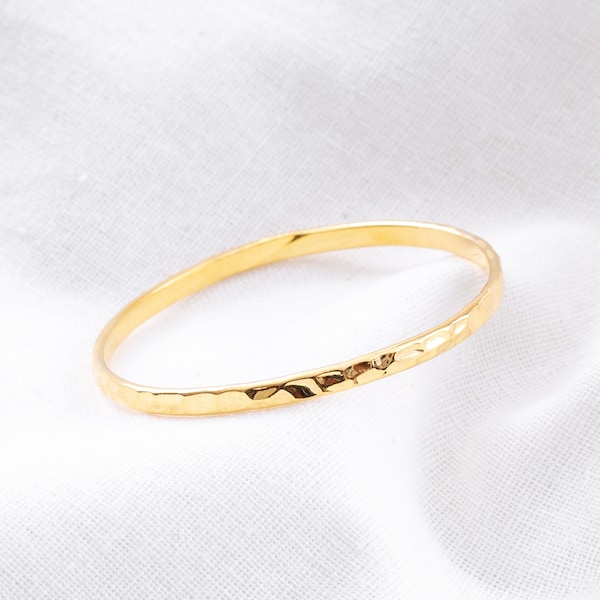 Thin Gold Baby Bangle Straight Stackable / Simple, Hammer-Cut Gold, Infant Bangles, Baby Bracelet, Baby Girl Jewelry, Baby Shower Gift