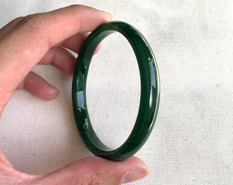 ダークグリーンの翡翠バングル / 丸型、滑らか、高品質の翡翠、サイズ