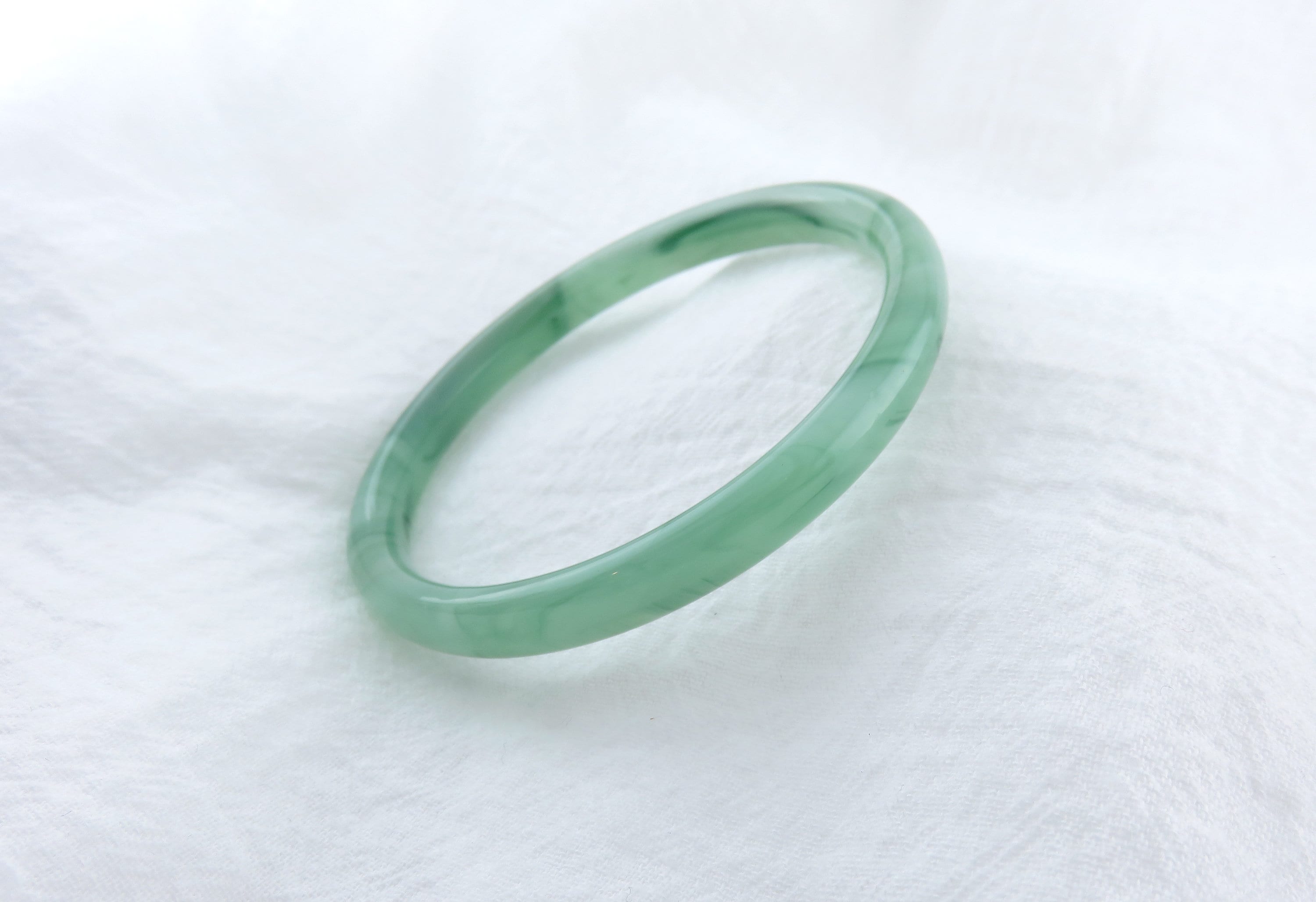 グリーン翡翠バングル / 8 mm 翡翠バングル、ラウンド、滑らか、高品質