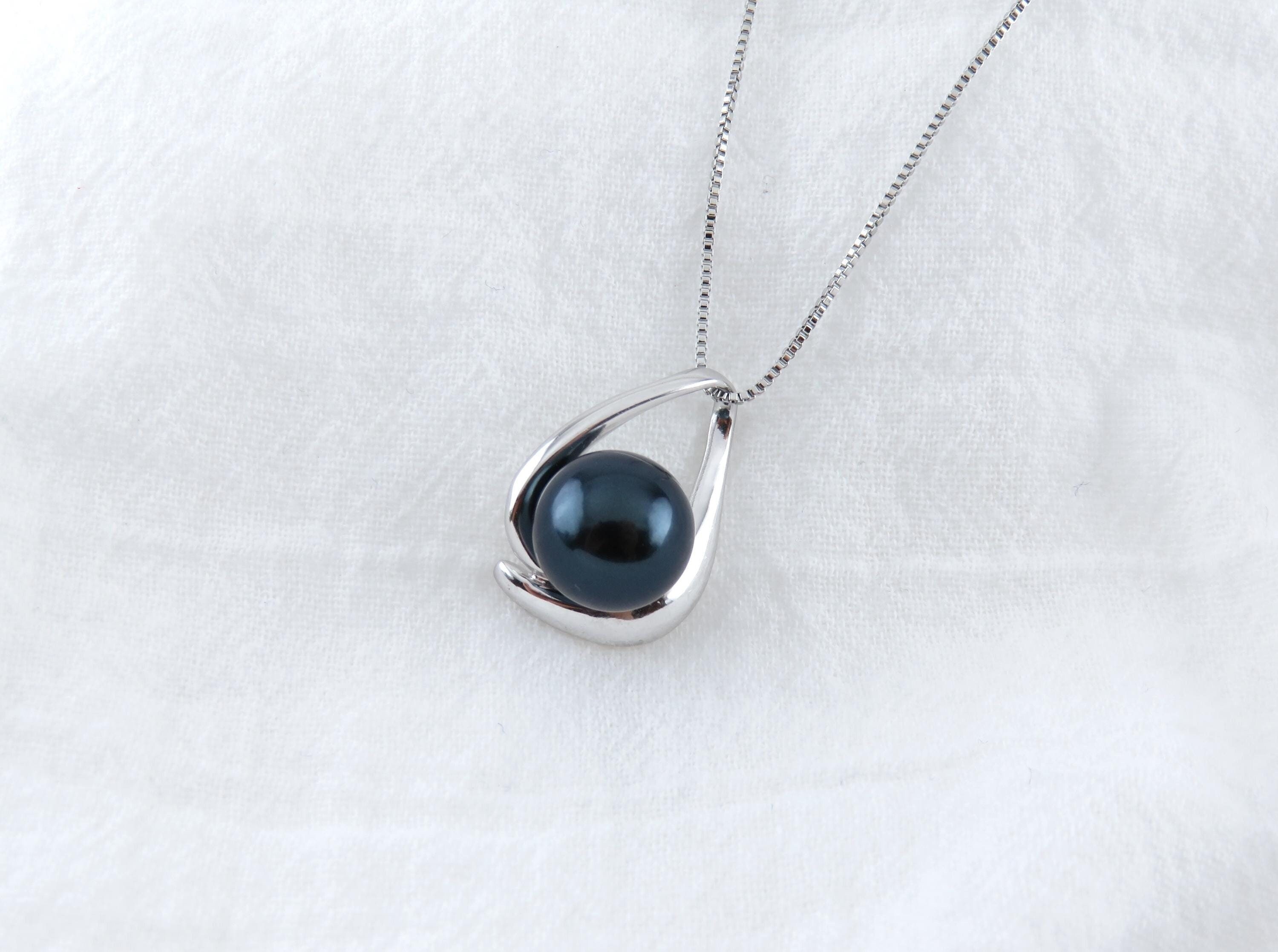 Shell Infinity Pendants Shell Infinity Pendants