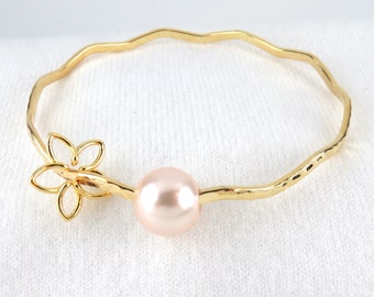 Pink Pearl Wavy Bangle with Flower Charm / Hamilton Gold Bangles, Simple Minimal Island Style Beach Jewelry, SeasideAveCo