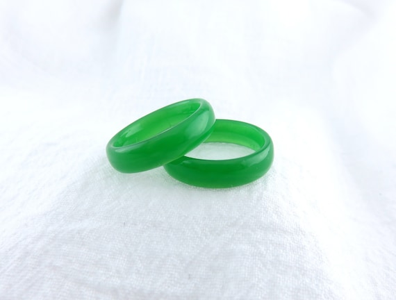 Green Jade Ring 6mm / Unisex, Women's Band Ring, Men's Band Ring, Wedding Band, Round, Smooth, High Quality Jade Minimalist Jade Stackable