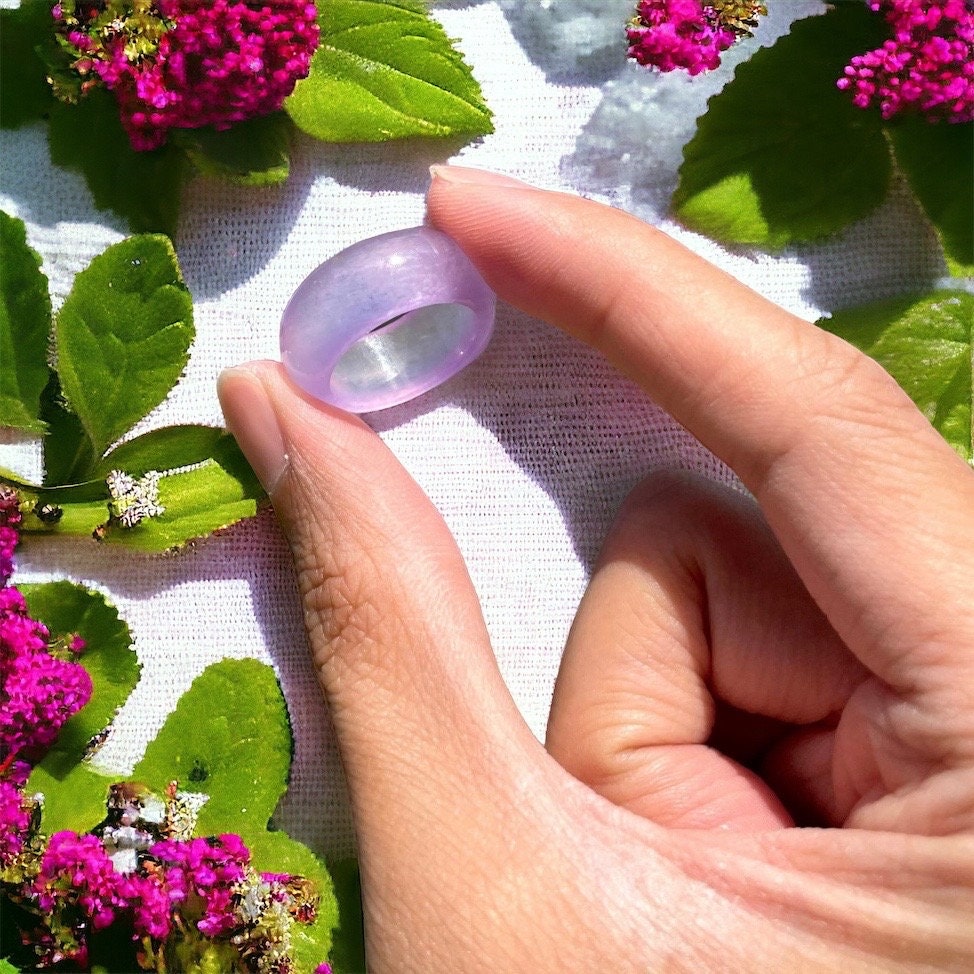 半透明の本物の翡翠の指輪、紫翡翠/ラベンダーパープル、バンド 半透明の本物の翡翠の指輪、紫翡翠/ラベンダーパープル、バンド