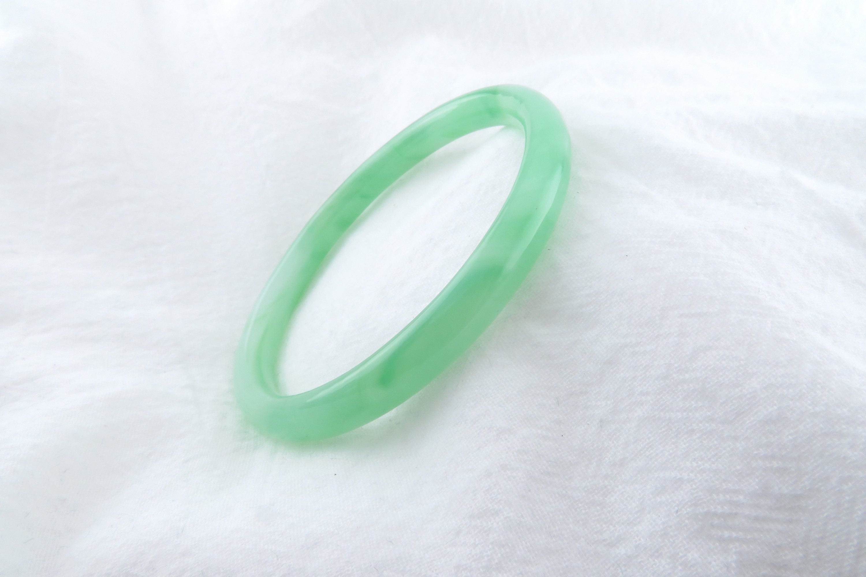 グリーン翡翠バングル / 8 mm 翡翠バングル、ラウンド、滑らか、高品質