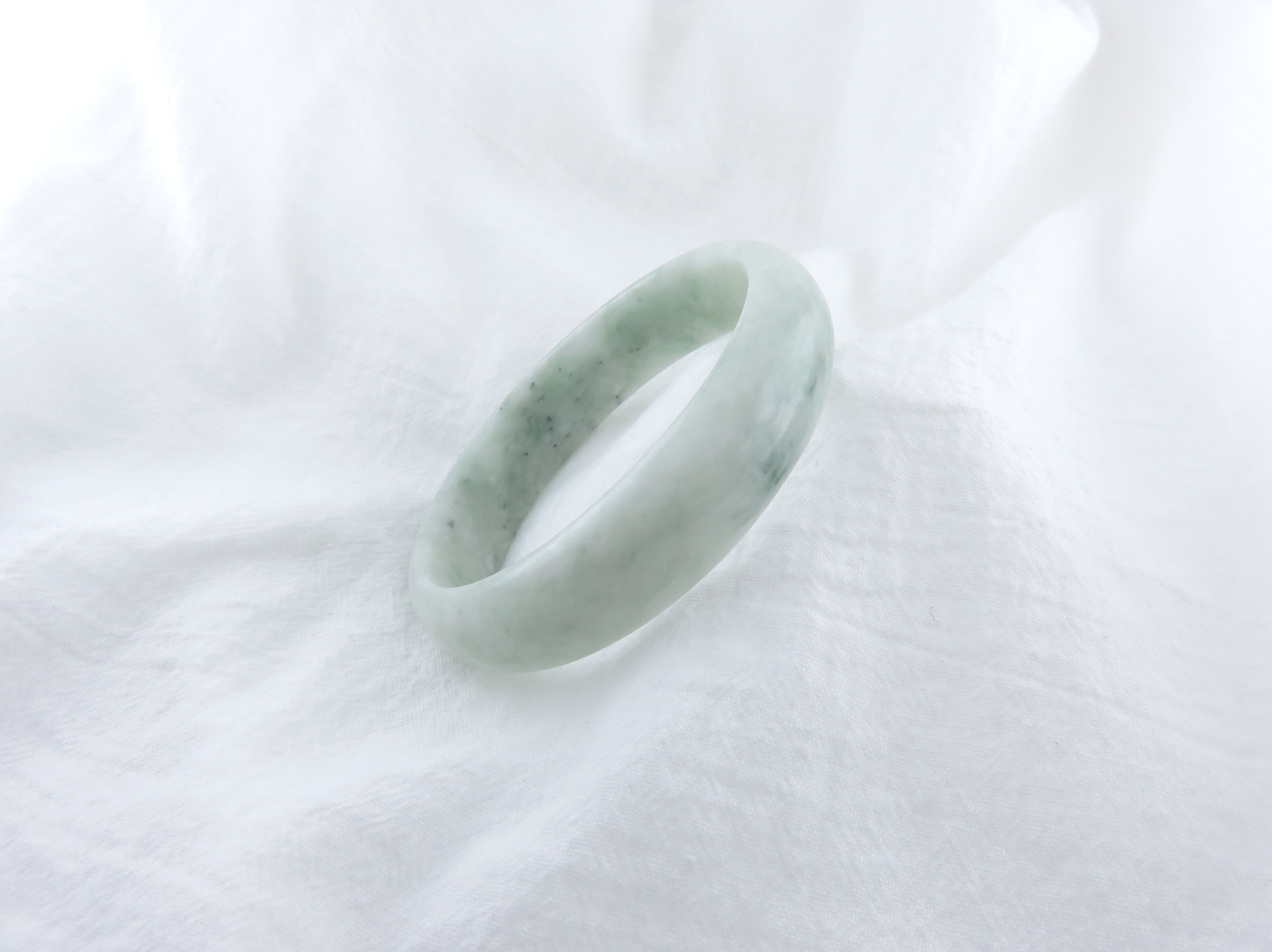 満緑 翡翠 バングル 天然石　C1A009 満緑 翡翠 バングル 天然石 C1A009 翡翠 緑色 バングル翡翠満緑の上質