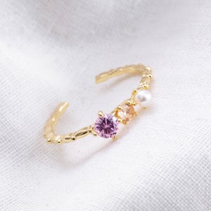 Anillo con gema rosa y perla / Anillo apilable delicado Diseño minimalista, anillo para el pulgar, anillo ajustable