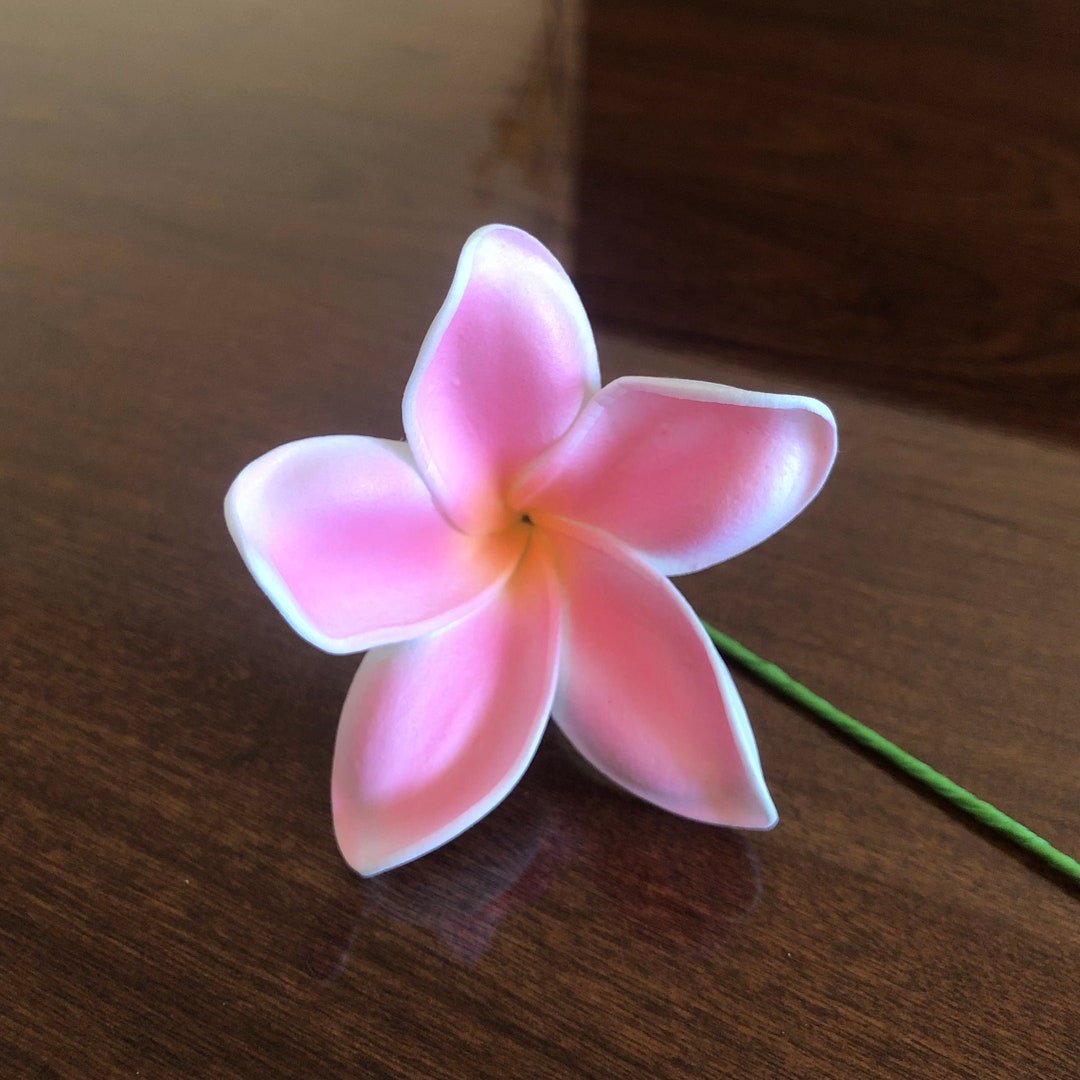 FUA Flower petal 片耳ピアス　ivory color FUA Flower petal 片耳ピアス ivory color