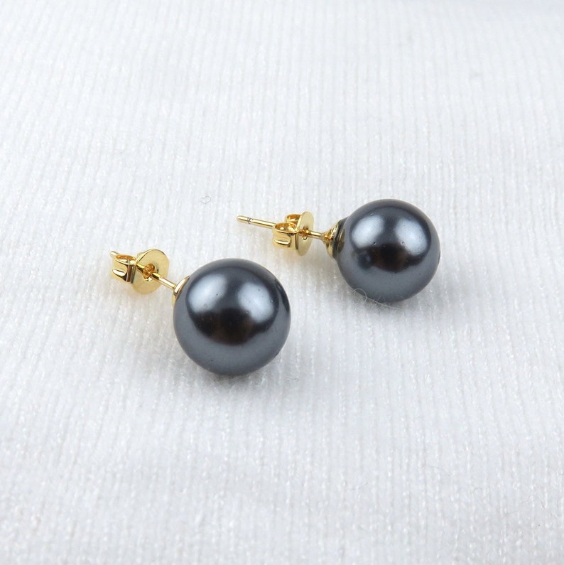 Black Pearl Stud Earrings / Minimalist Elegant Jewelry Simple Everyday Wear, Shell Pearl, Pearl Post Earrings, 8mm 10mm 12mm 14mm (Extra Large)