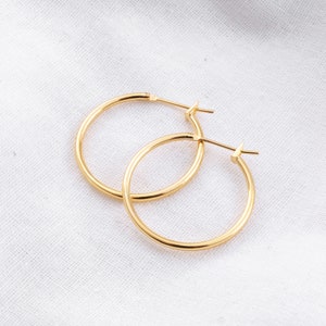 Thin Gold Hoop Earrings, Plain Shiny Simple Classic Hoop Earrings High Polish Hamilton Gold Hoops, Quarter Size Hoops 25mm