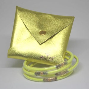 Bracciale buddista e la sua custodia