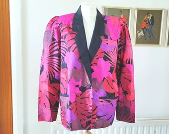 Veste en soie thaïlandaise vintage des années 1980, taille moyenne, Royaume-Uni 12-14 ans, col noir, floral lumineux rose violet, épaulettes manches longues, occasion de mariage