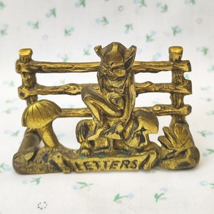 Portacartas de latón Pixie vintage de los años 1940 y 1950, soporte para correo, accesorio de escritorio de duende Pixie de Cornualles para el hogar y la oficina, regalo para él
