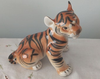 11 cm Vintage Rustic Silver Effect Resin Tiger & Cub Ornament Figurine Statue Sculpture 11cm x 24cm 11 cm Vintage Rustic Silver Effect Resin Tiger & Cub Ornament Figurine Statue Sculpture 11cm x 24cm