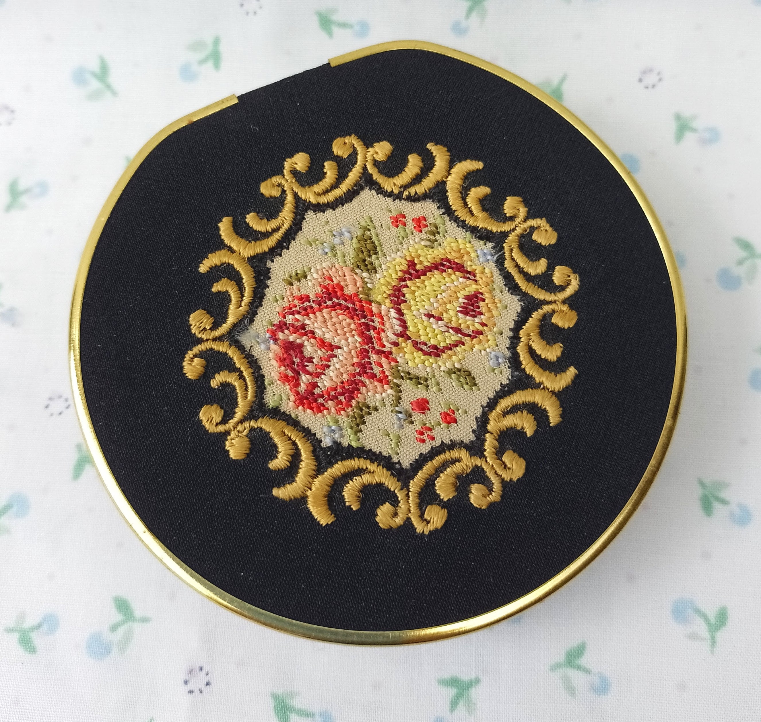 How to embroider Petit Point 