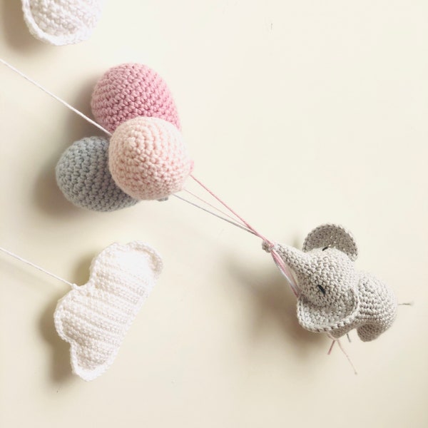 Crochetez votre propre décoration murale avec un bébé éléphant, des ballons et des nuages, décoration pour chambre de bébé, mobile pour chambre d'enfant Amigurumi