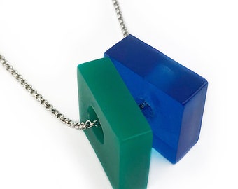 Delicado collar cadena de cubo dados Cube 4mm azul azul oscuro a partir de blanco claro 127e